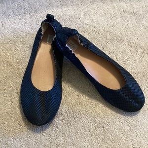 Fitflop nwot women’s snake print black flats 7.5